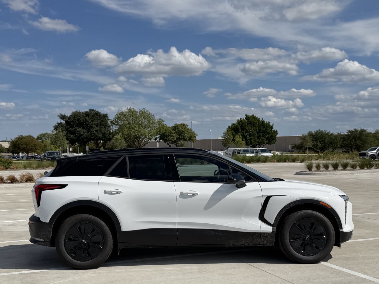 New 2027 Chevrolet Blazer EV LT w/ Midnight/Sport Edition FWD image 3
