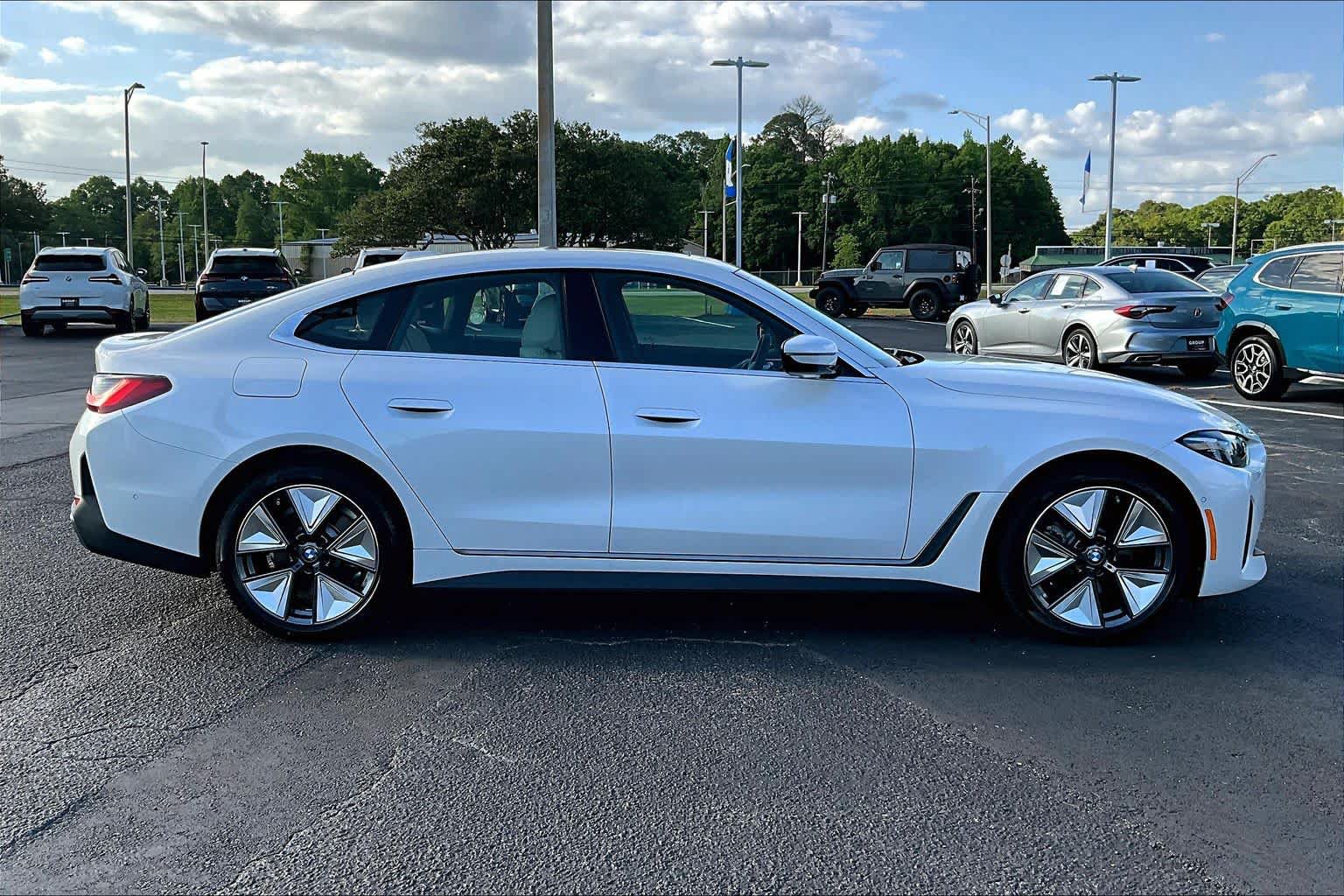 New 2026 BMW i4 eDrive40 w/ Premium Package RWD image 17