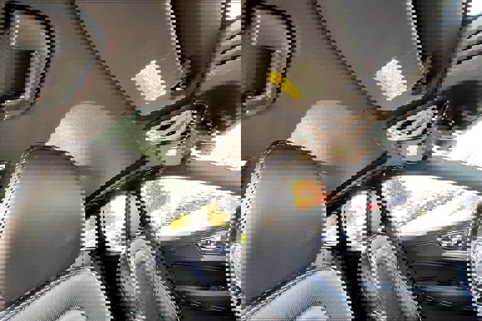 Used 2018 Volvo XC60 T5 R-Design w/ Convenience Package image 12