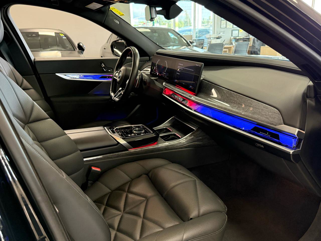 Used 2024 BMW 740i w/ Premium Package RWD image 27