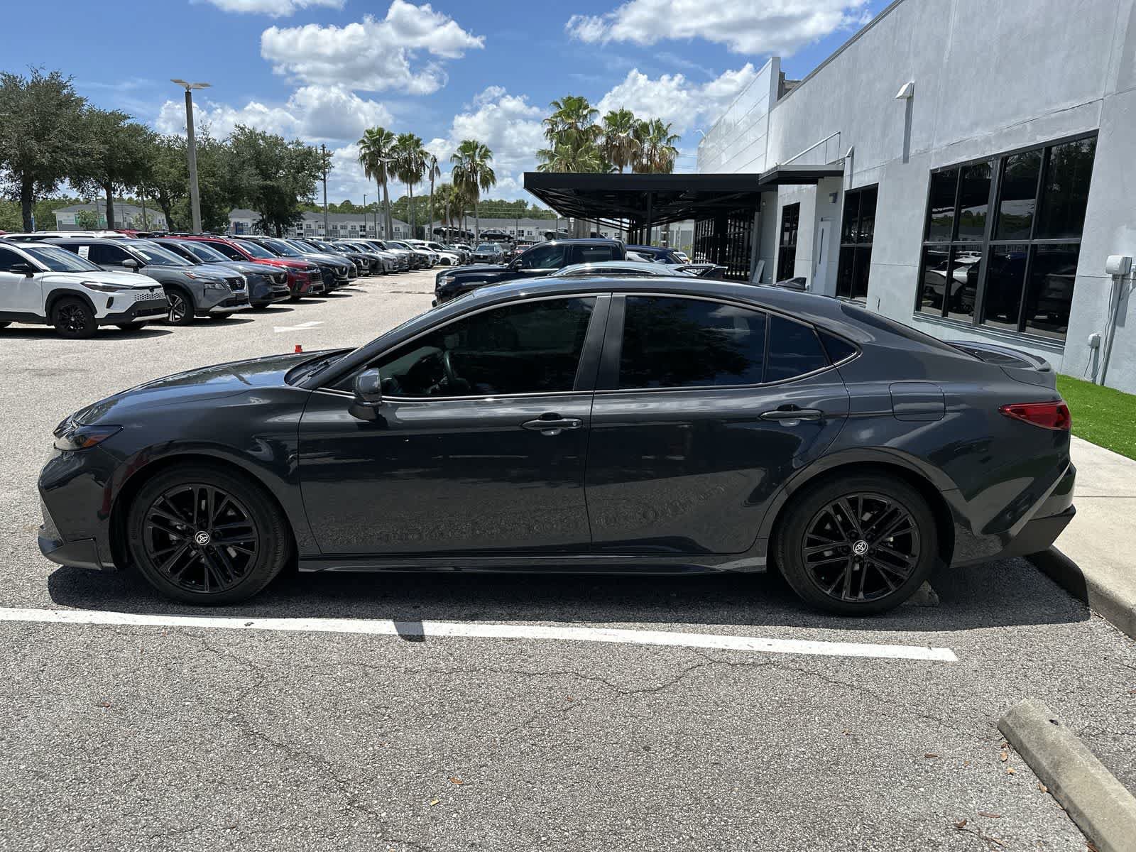 Used 2026 Toyota Camry SE w/ Convenience Package FWD image 5
