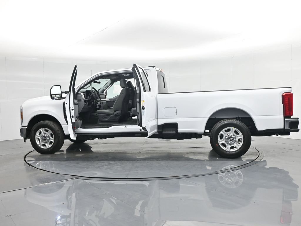 New 2026 Ford F250 XLT image 4