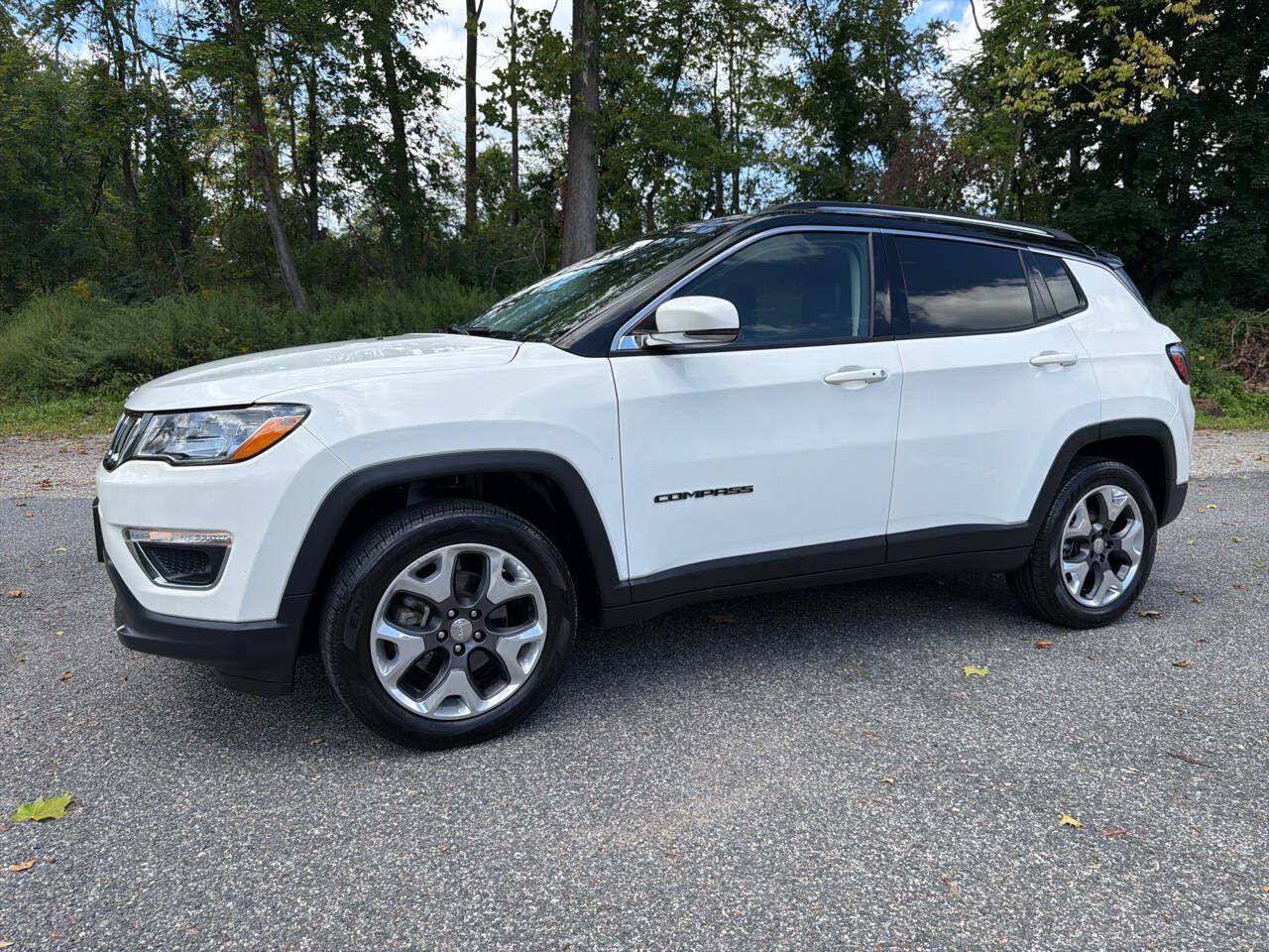 Used 2021 Jeep Compass Limited w/ Sun and Sound Group AWD/4WD image 3