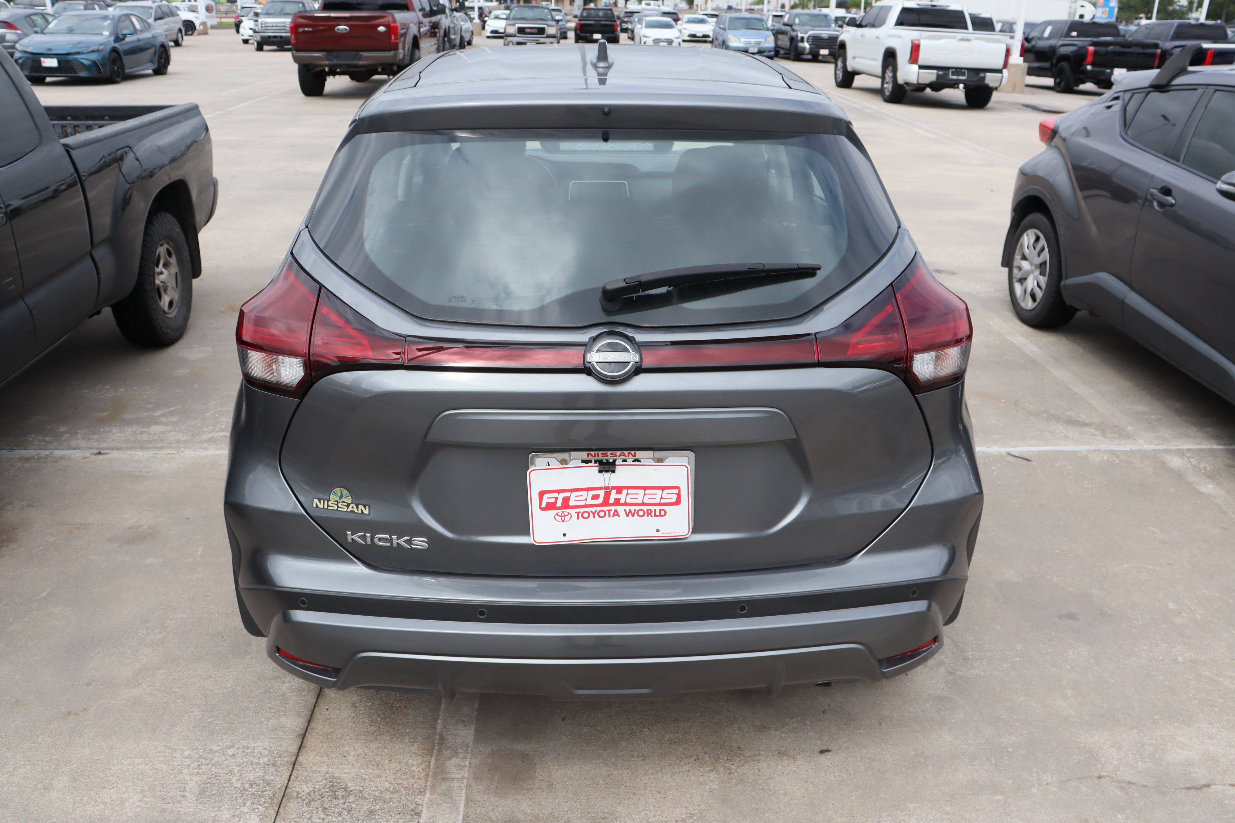 Used 2025 Nissan Kicks Play S image 10