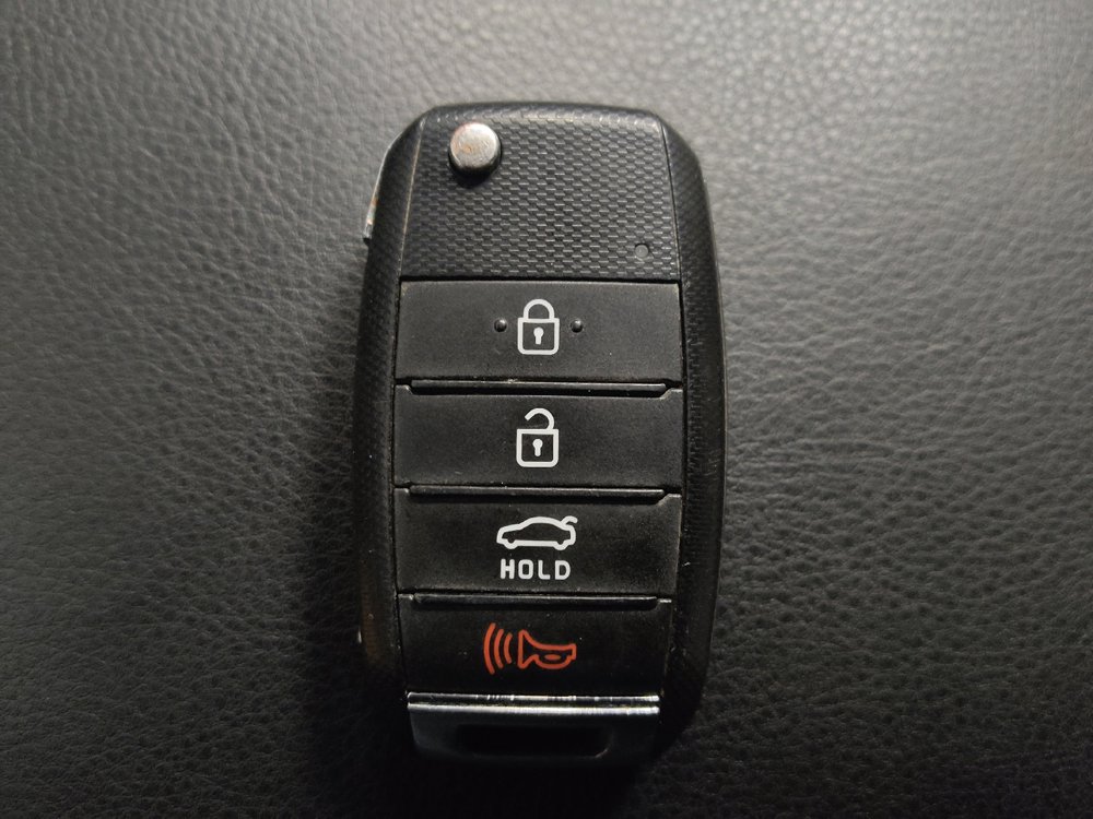 Used 2018 Kia Optima LX w/ 17" Alloy Wheels Package image 32