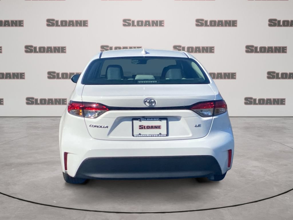Used 2023 Toyota Corolla LE FWD image 2