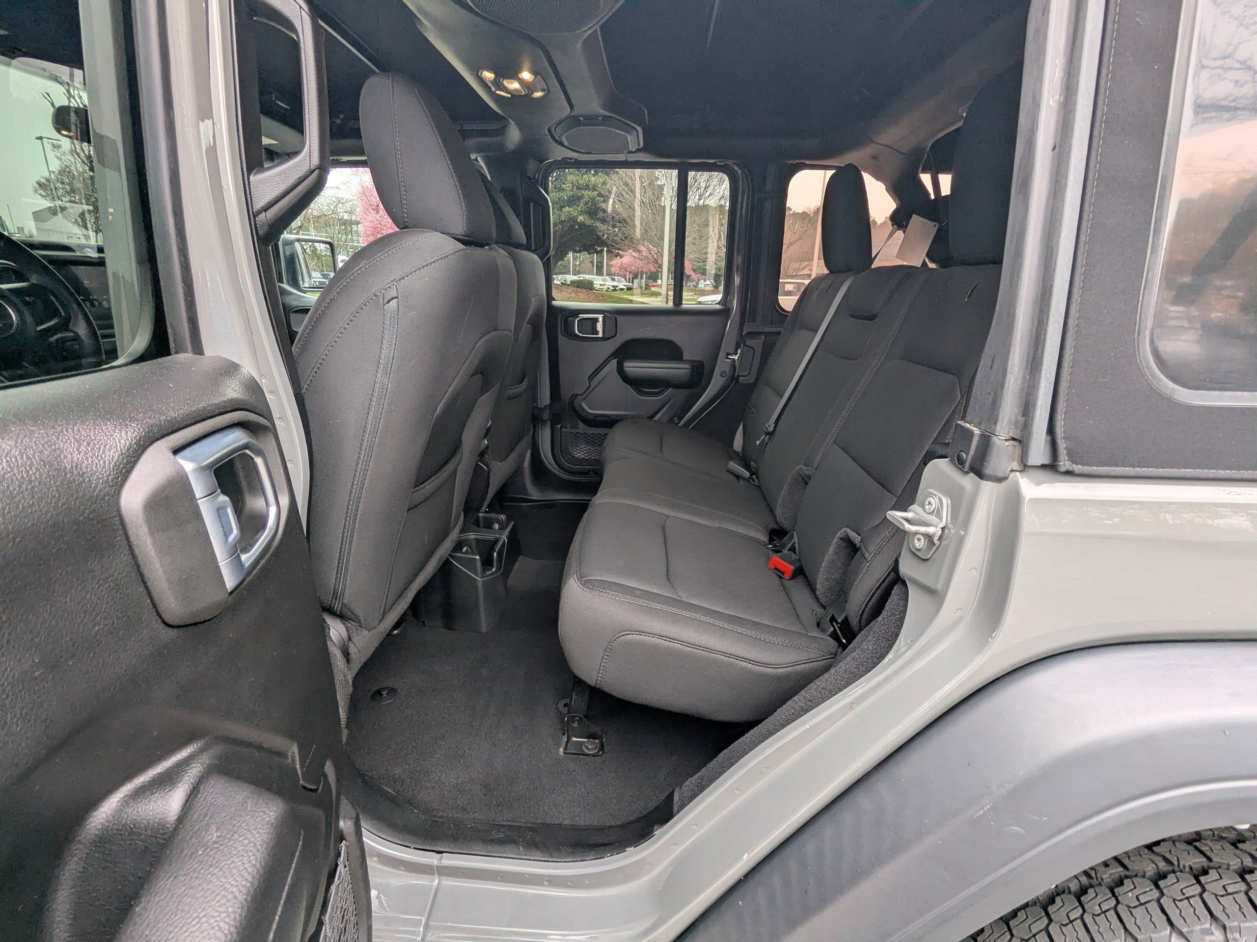 Used 2021 Jeep Wrangler Sport S image 11