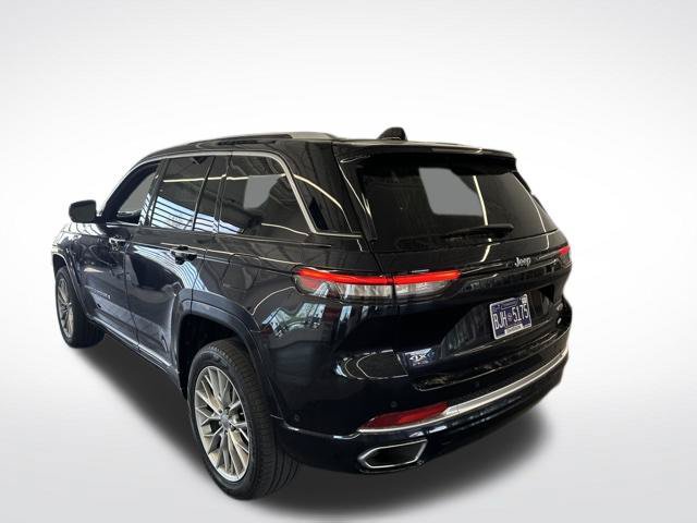 Used 2022 Jeep Grand Cherokee Summit AWD/4WD image 7