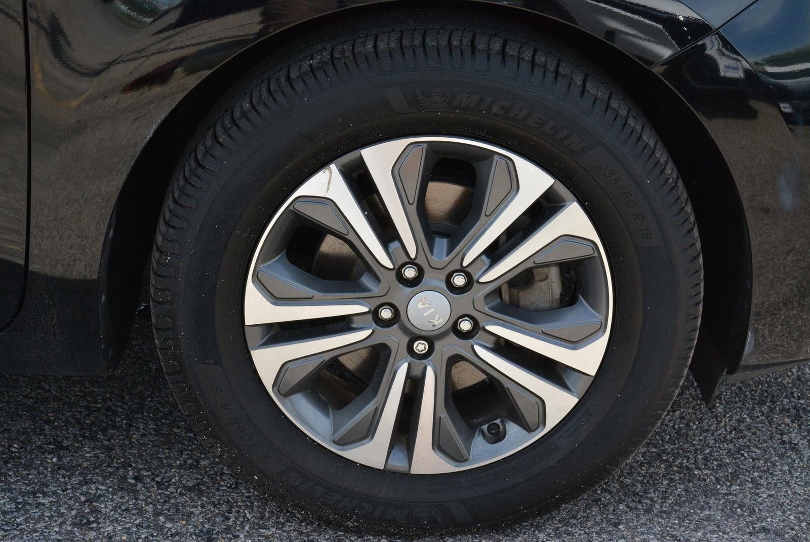Used 2019 Kia Sedona SX FWD image 36