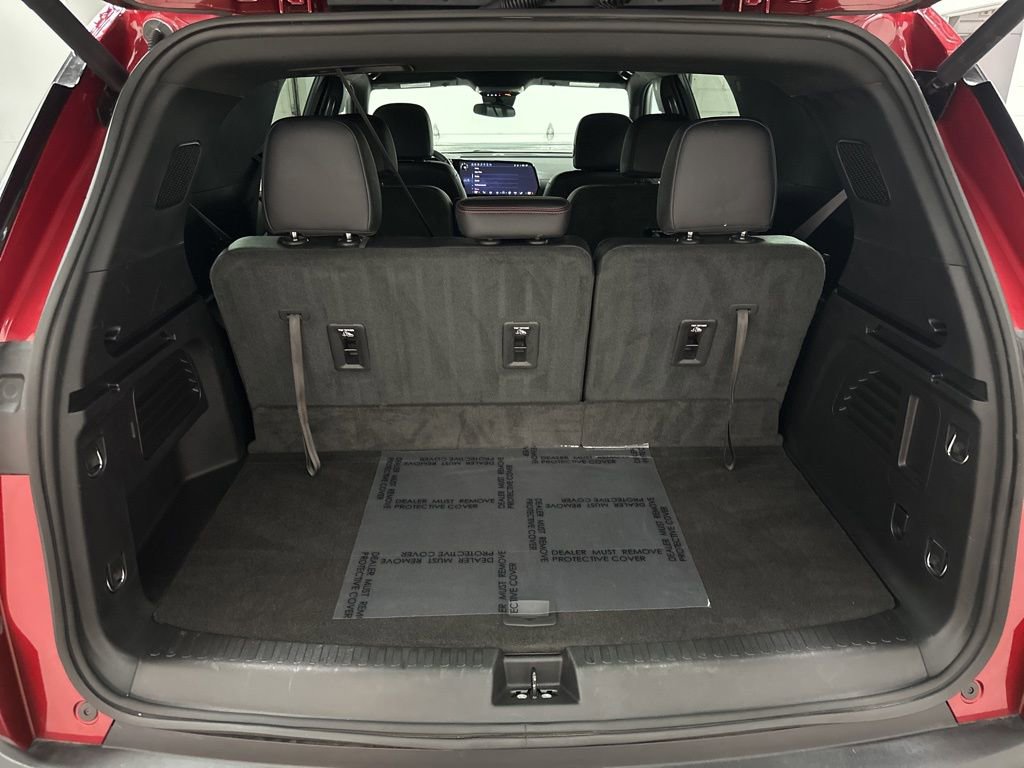 Used 2025 Chevrolet Traverse Z71 image 34