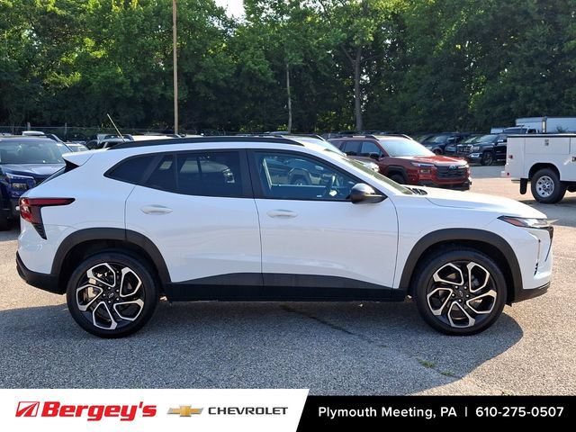 Certified 2024 Chevrolet Trax RS w/ Driver Confidence Package FWD image 9
