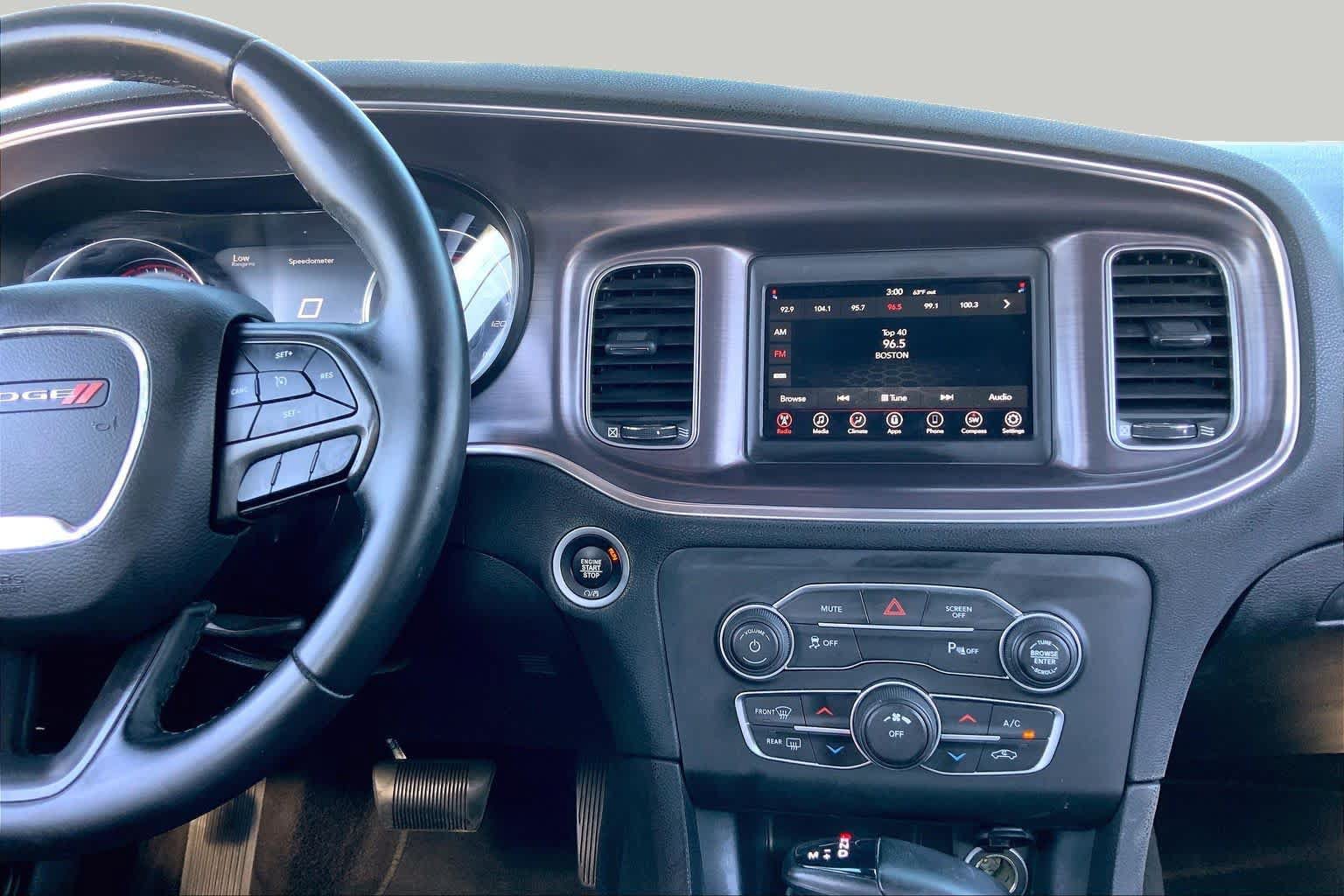 Used 2018 Dodge Charger SXT RWD image 7