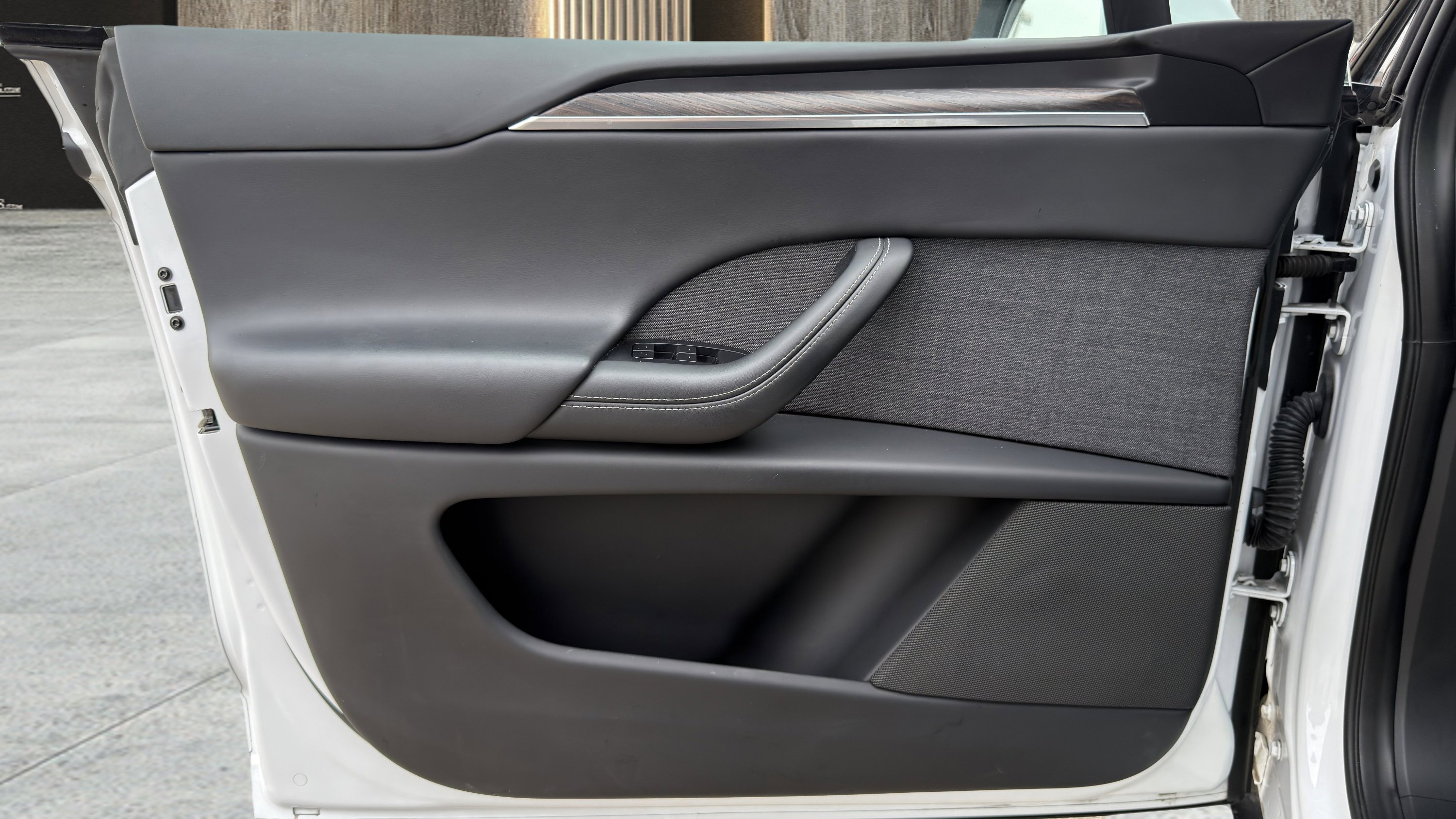 Used 2023 Tesla Model X image 24