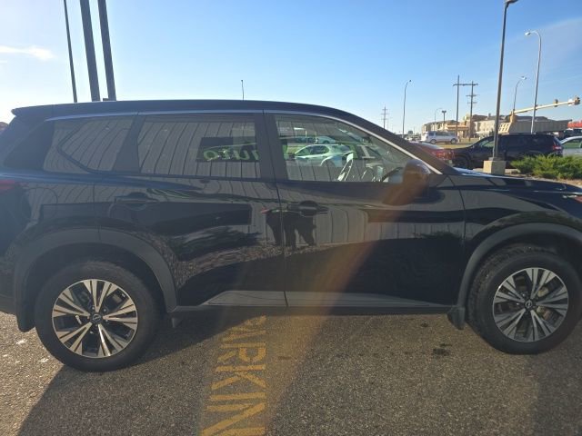 Used 2023 Nissan Rogue SV image 5