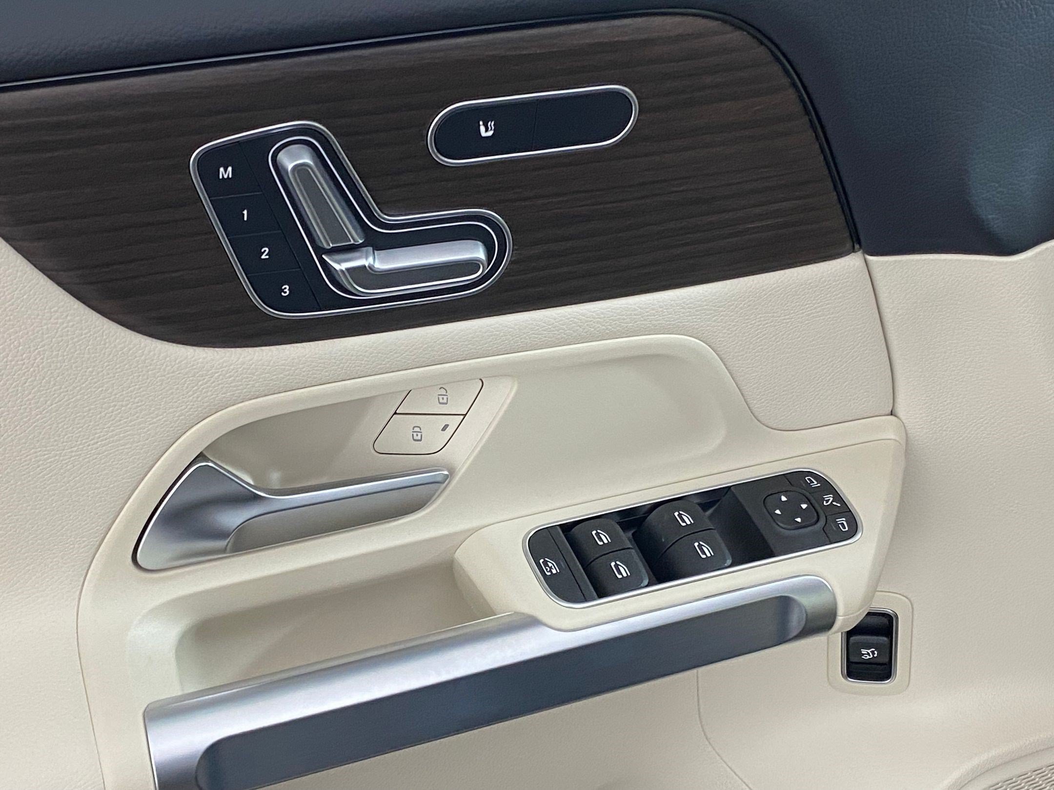 Certified 2026 Mercedes-Benz GLB 250 4MATIC image 24
