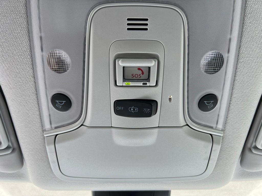 Certified 2022 Toyota Prius LE FWD image 28