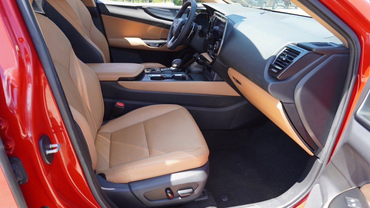 Used 2024 Lexus NX 250 FWD w/ Towing Package (2000 Lbs) image 14