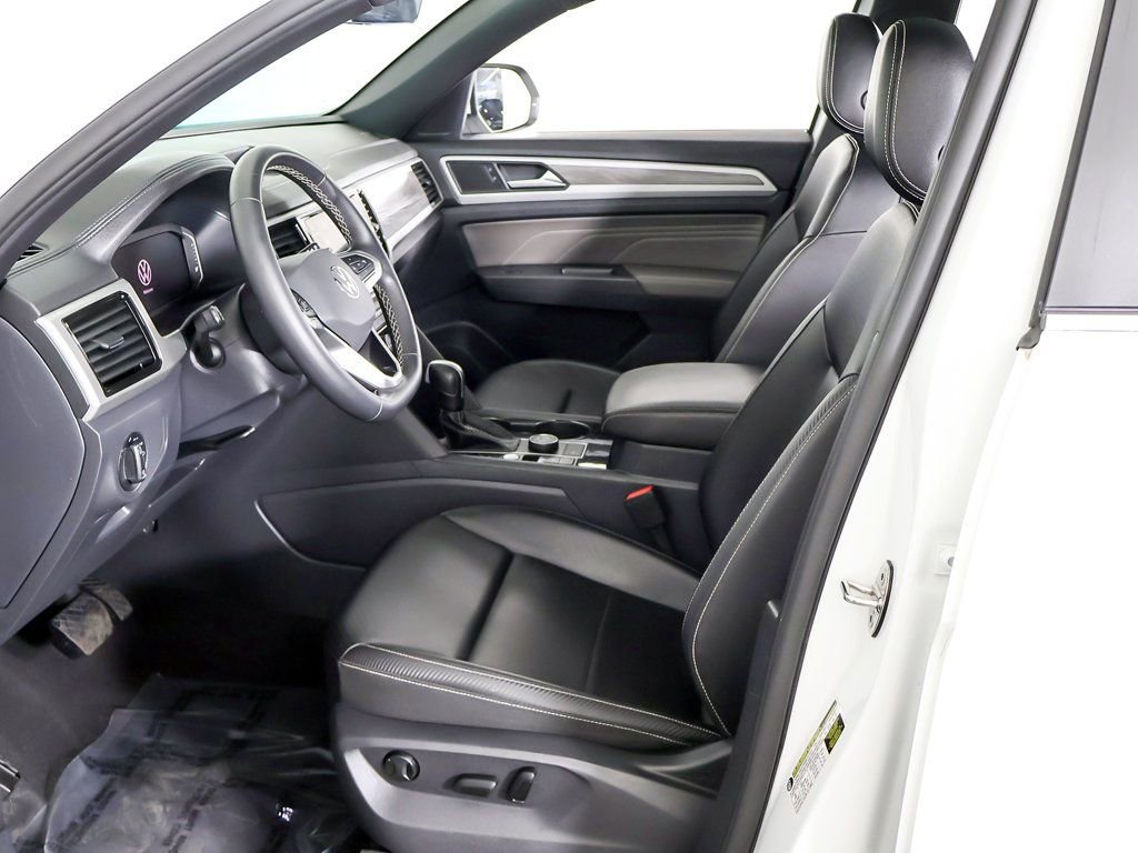 Used 2023 Volkswagen Atlas Cross Sport SE w/ Panoramic Sunroof Package image 31