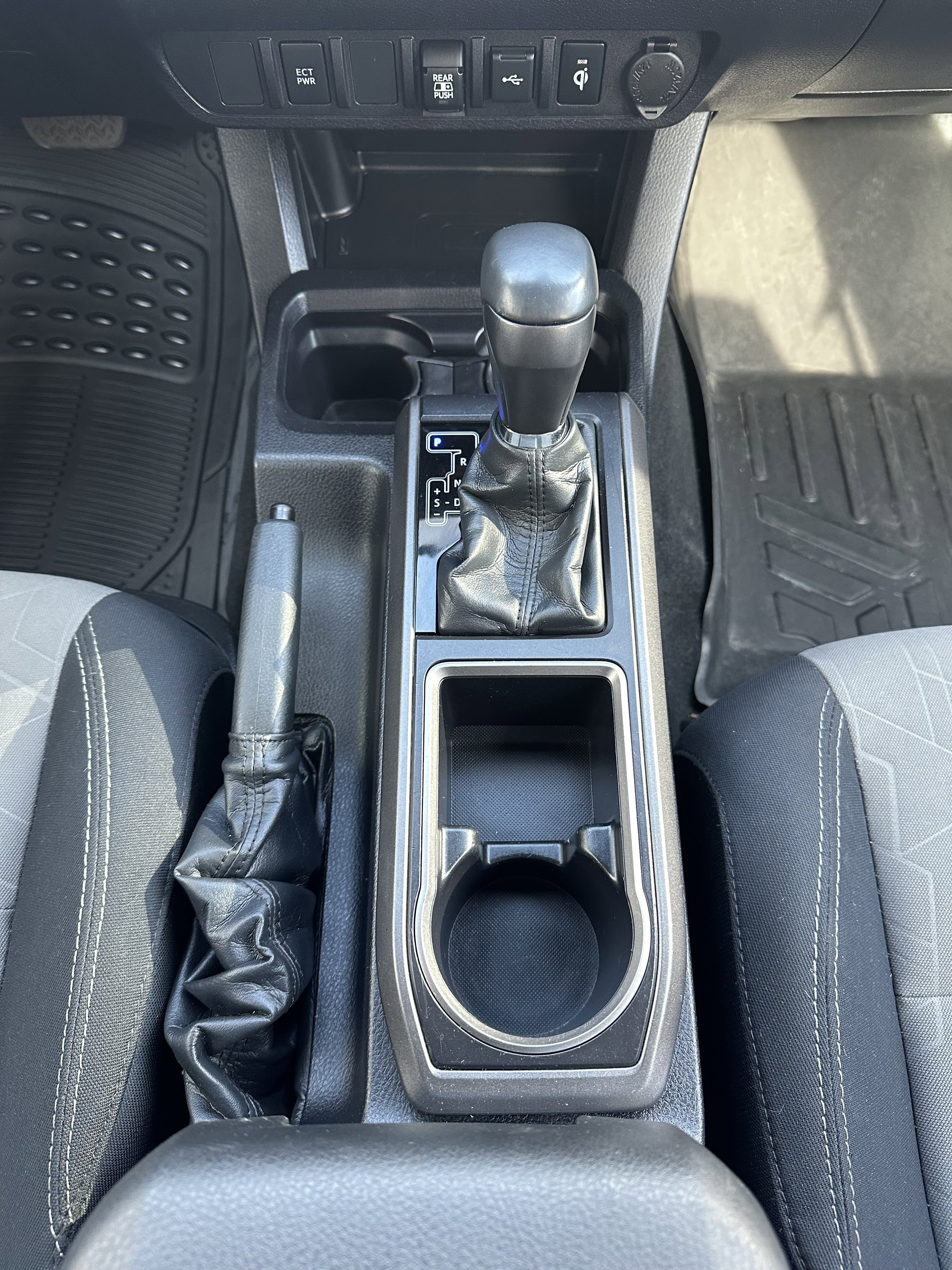 Used 2022 Toyota Tacoma TRD Off-Road image 33