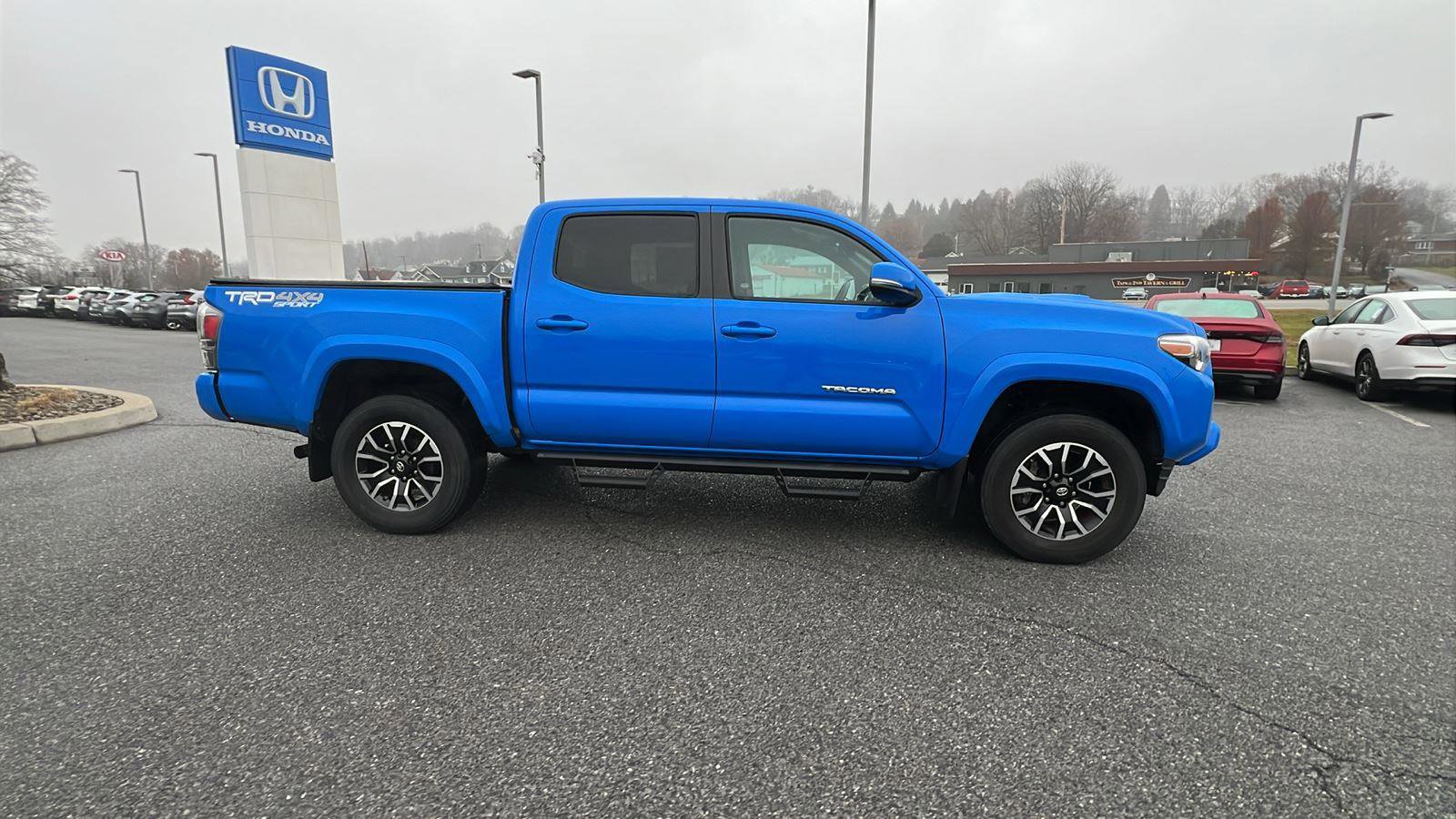 Used 2020 Toyota Tacoma TRD Sport image 3