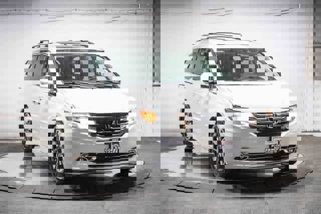 Used 2016 Honda Odyssey Touring Elite image 5