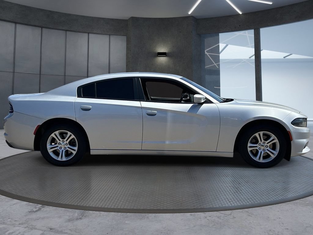 Used 2022 Dodge Charger SXT w/ Driver Convenience Group RWD image 7