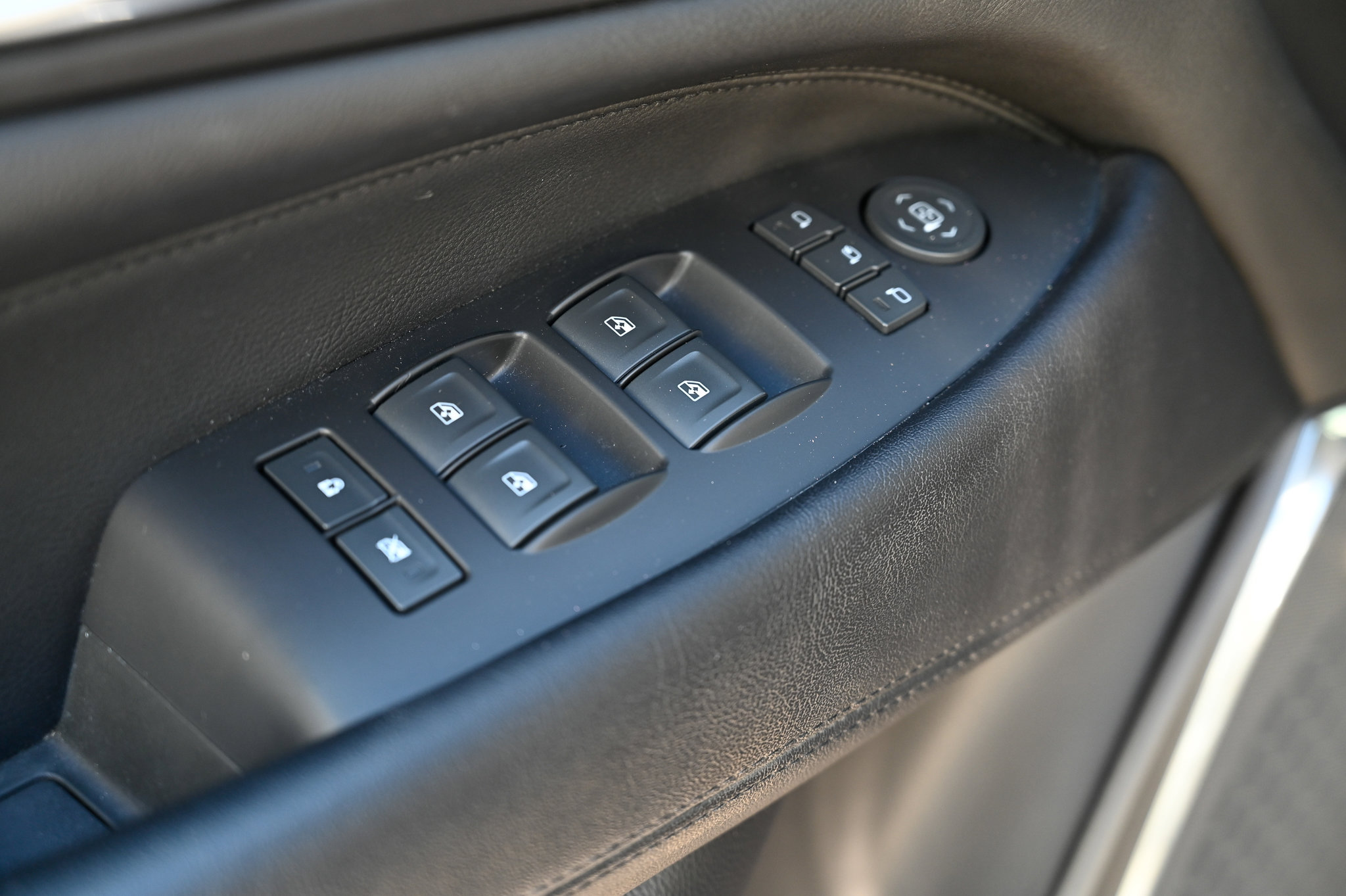 Used 2017 Cadillac Escalade ESV Luxury image 22