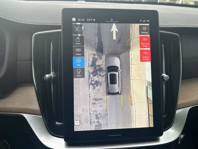 Certified 2025 Volvo XC90 B6 Plus image 24