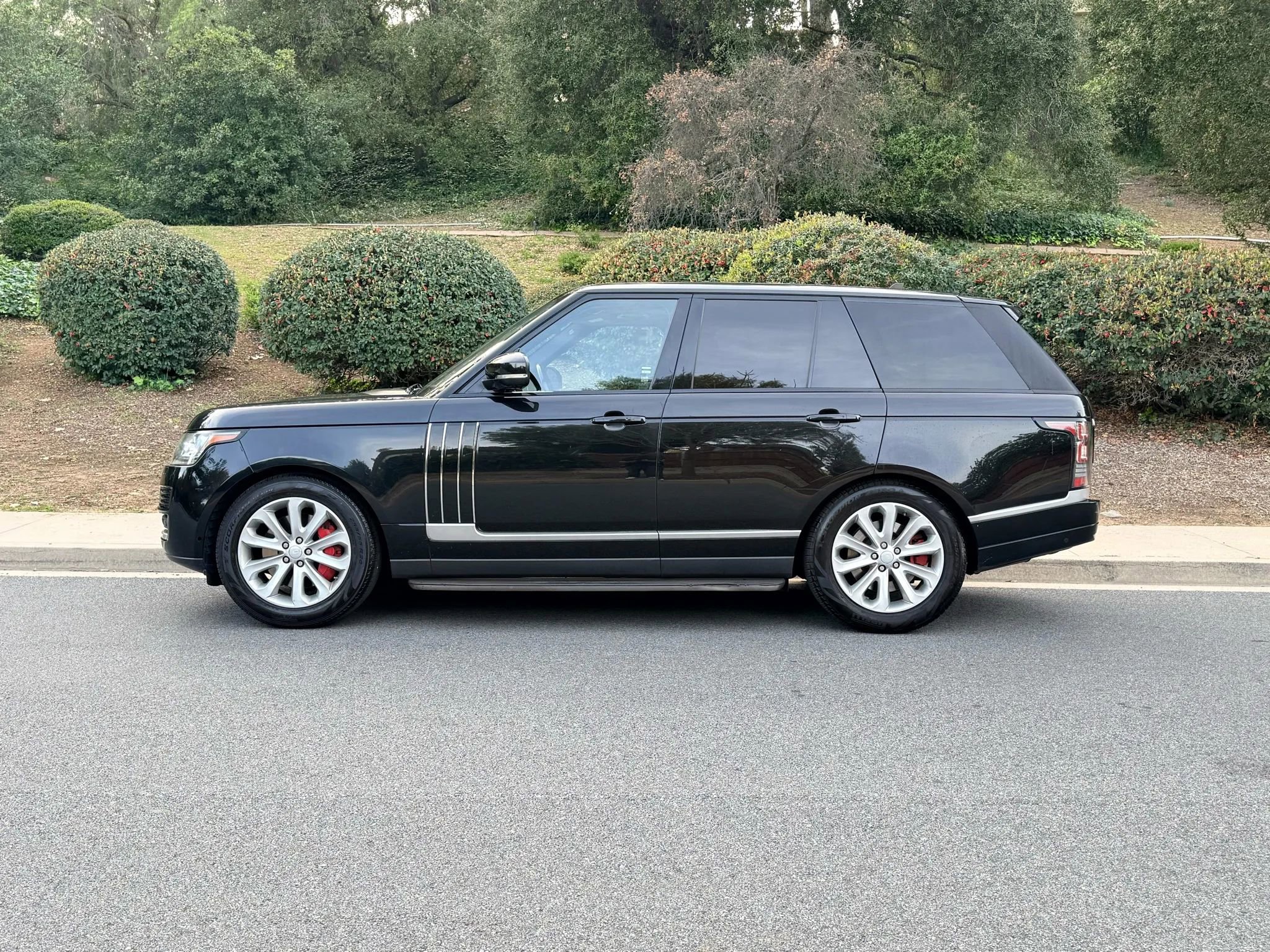 Used 2016 Land Rover Range Rover HSE image 8