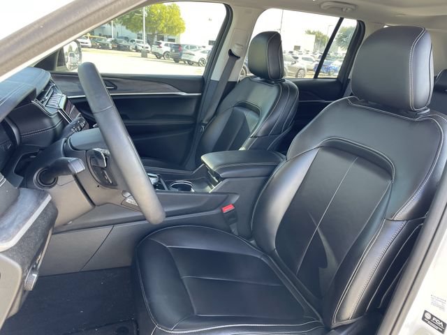Used 2024 Jeep Grand Cherokee Limited w/ Black Appearance Package RWD image 25