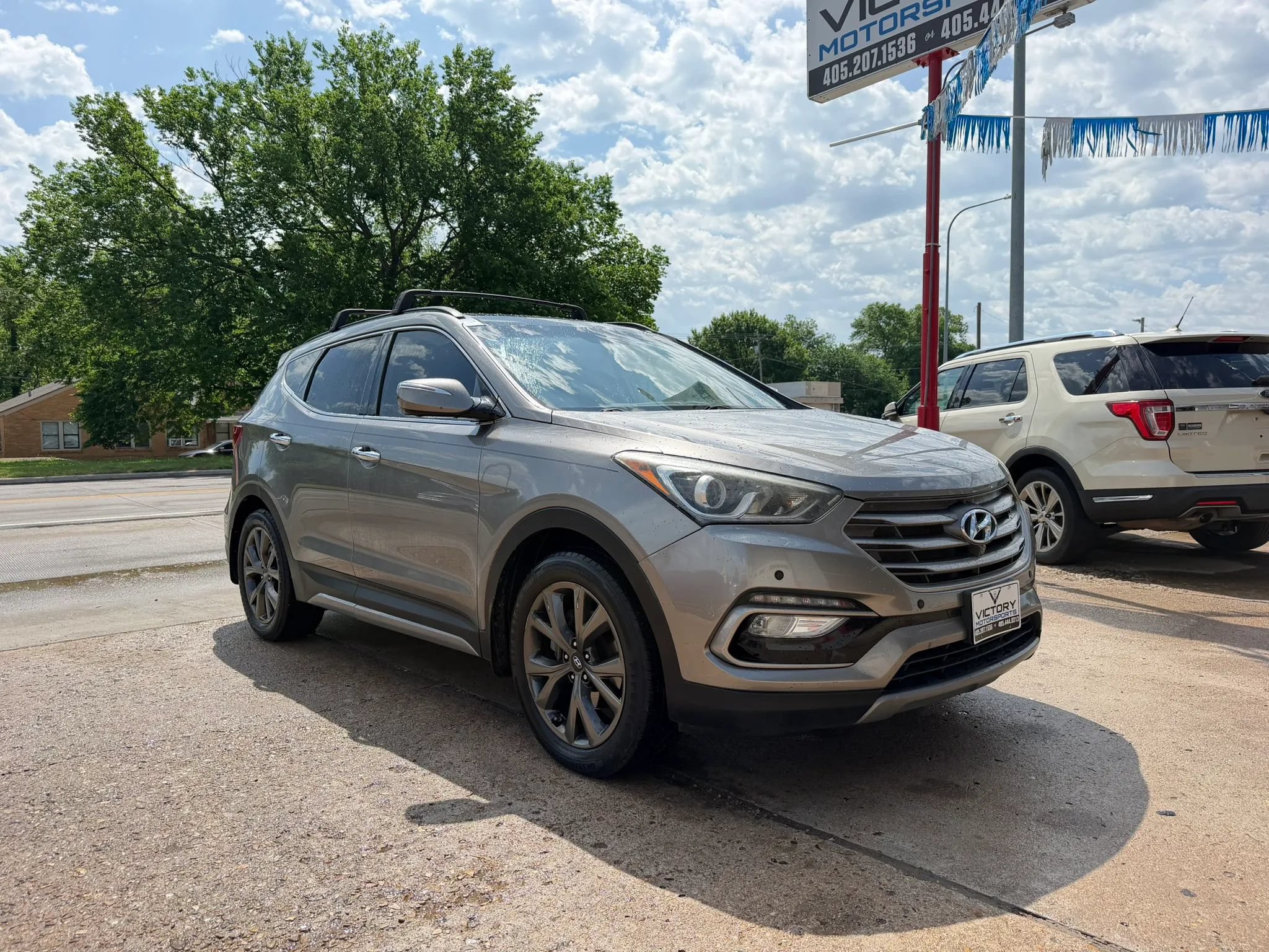 Used 2017 Hyundai Santa Fe Sport FWD image 2