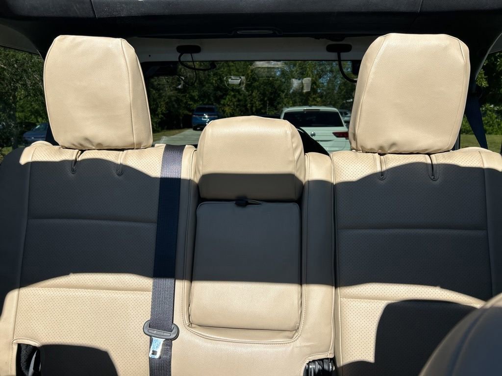 Used 2019 Jeep Wrangler Unlimited Sahara w/ Safety Group image 14