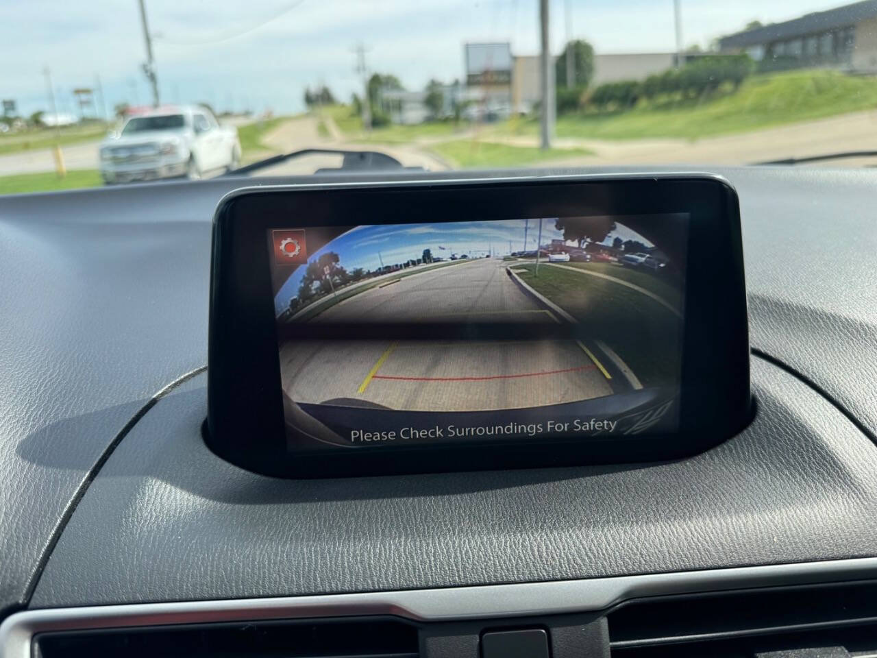 Used 2018 MAZDA MAZDA3 Touring FWD image 17