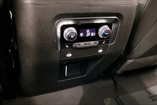 Used 2024 GMC Yukon AT4 w/ Technology Package AWD/4WD image 34