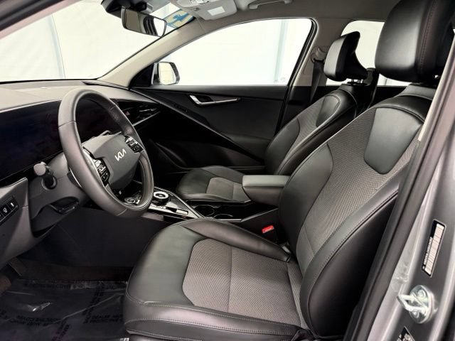 Used 2025 Kia Niro Wind w/ Wind Preserve Package FWD image 12