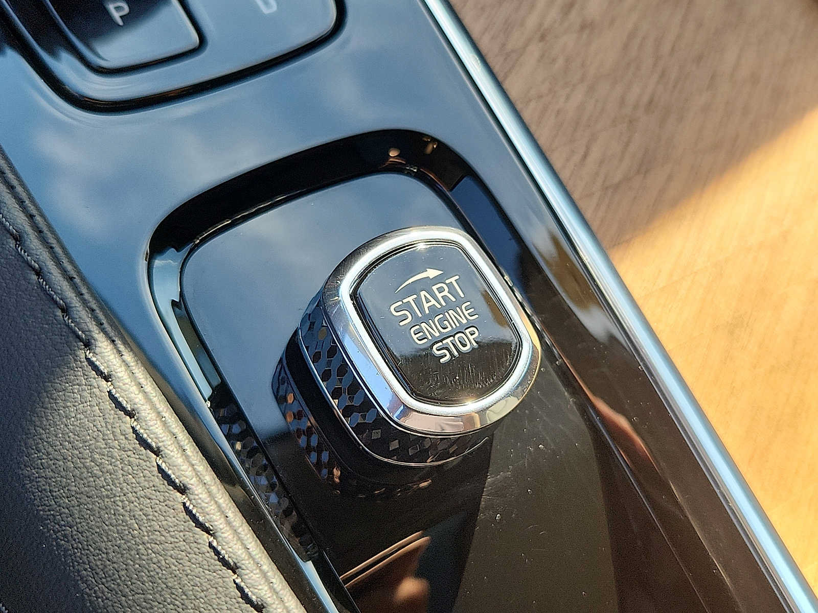 Certified 2024 Volvo XC90 B6 Plus AWD/4WD image 23