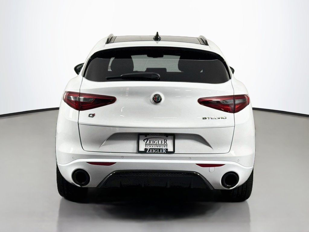 Used 2022 Alfa Romeo Stelvio Veloce AWD/4WD image 6