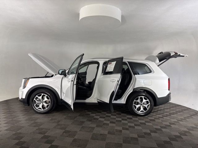 Certified 2022 Kia Telluride EX image 11