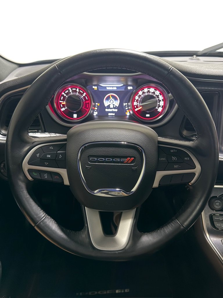 Used 2016 Dodge Challenger R/T Scat Pack w/ Leather Interior Group RWD image 14