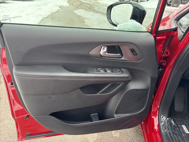 New 2026 Chrysler Pacifica Select AWD/4WD image 18