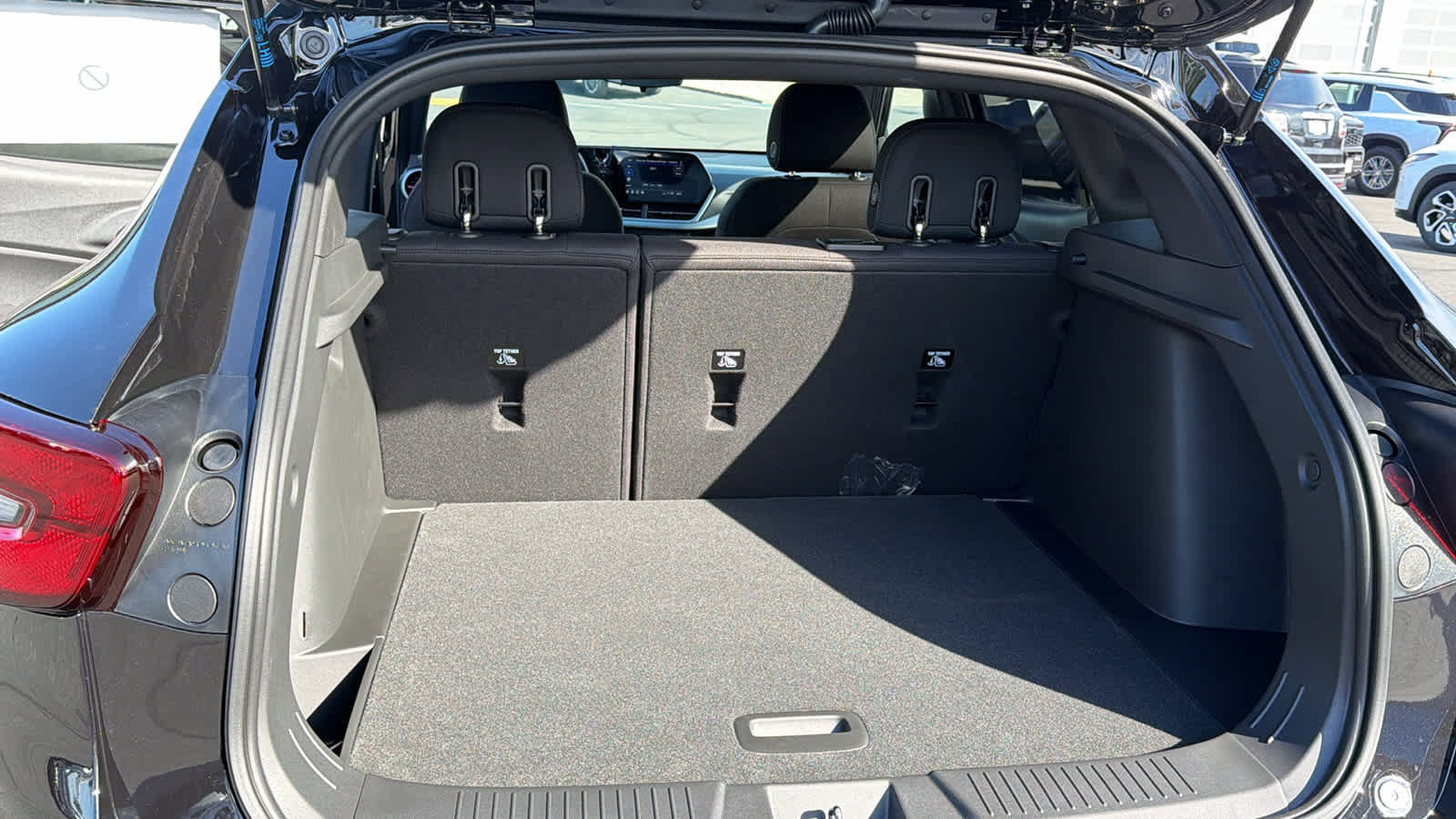 New 2026 Chevrolet Trax RS w/ Sunroof Package FWD image 27