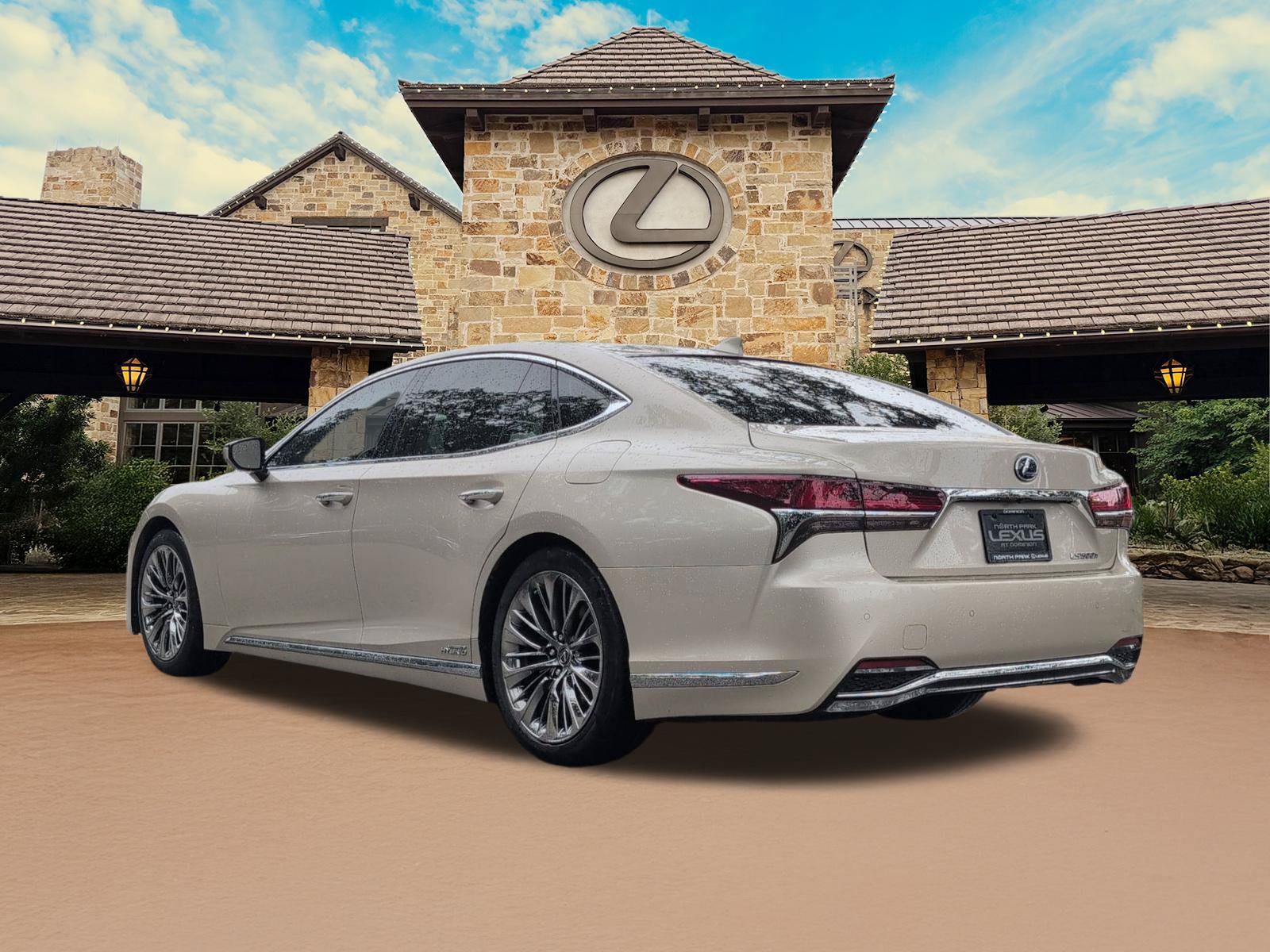 Used 2019 Lexus LS 500h RWD image 3