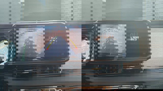 Used 2025 Jeep Wrangler Sahara image 23