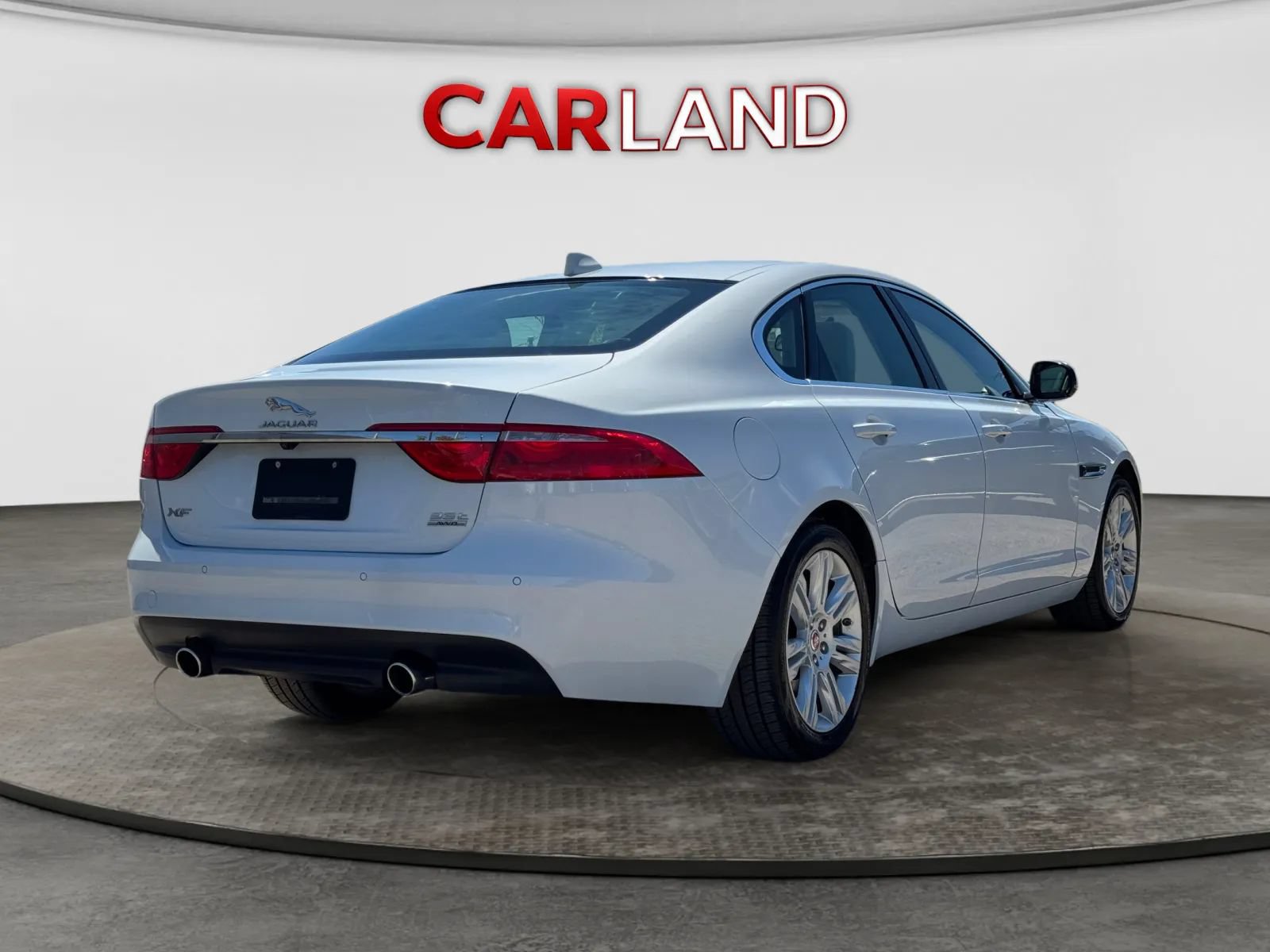 Used 2016 Jaguar XF Premium AWD/4WD image 6