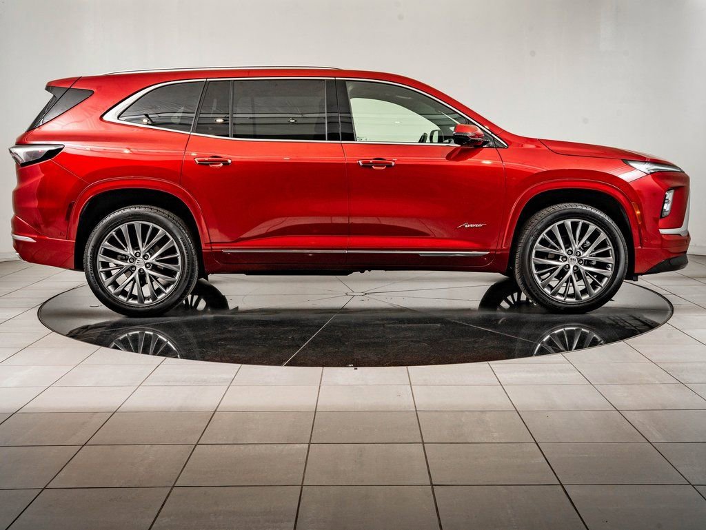 Used 2025 Buick Enclave Avenir w/ Super Cruise Package image 11