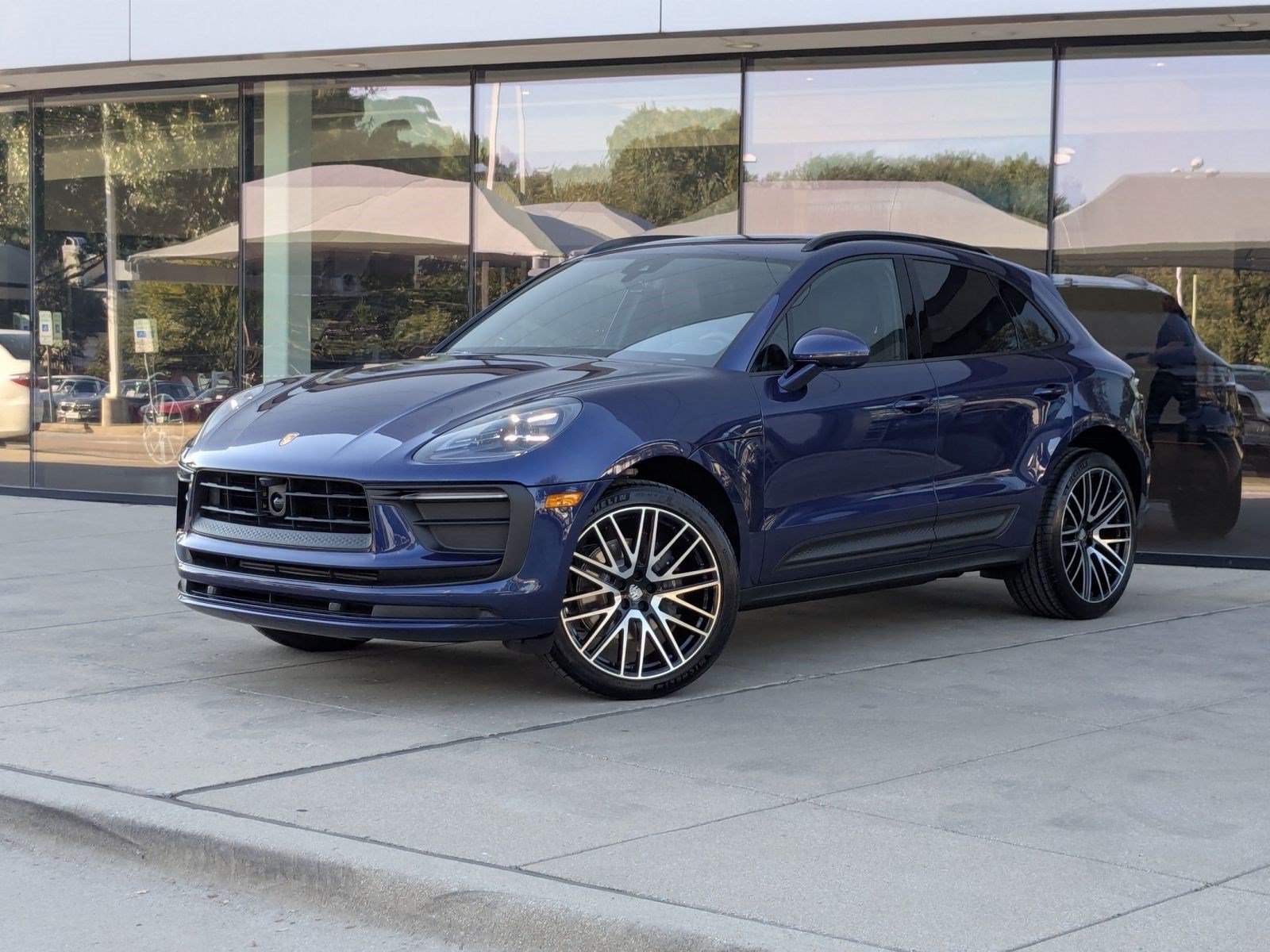 Certified 2026 Porsche Macan AWD/4WD image 1