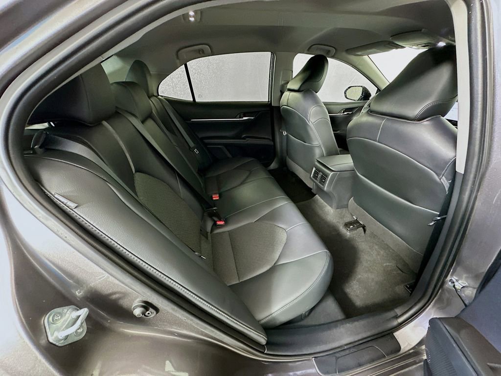 Used 2021 Toyota Camry XLE FWD image 26