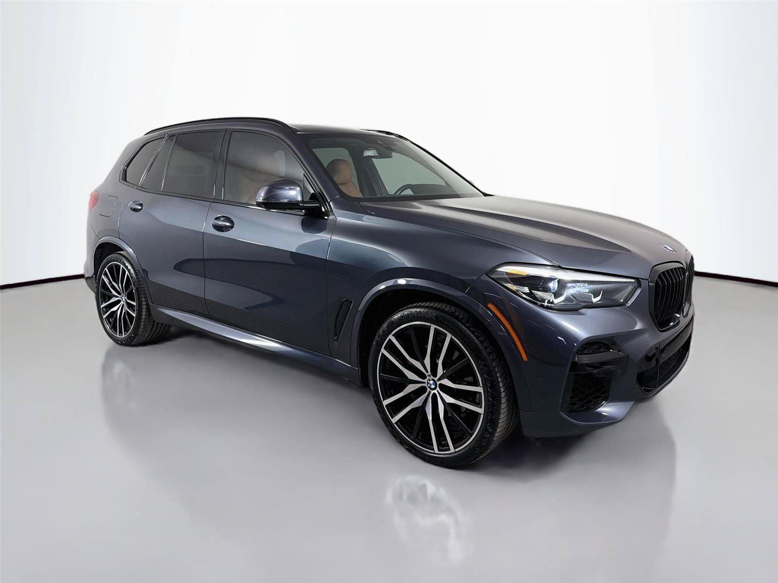 Used 2022 BMW X5 sDrive40i w/ M Sport Package RWD image 4