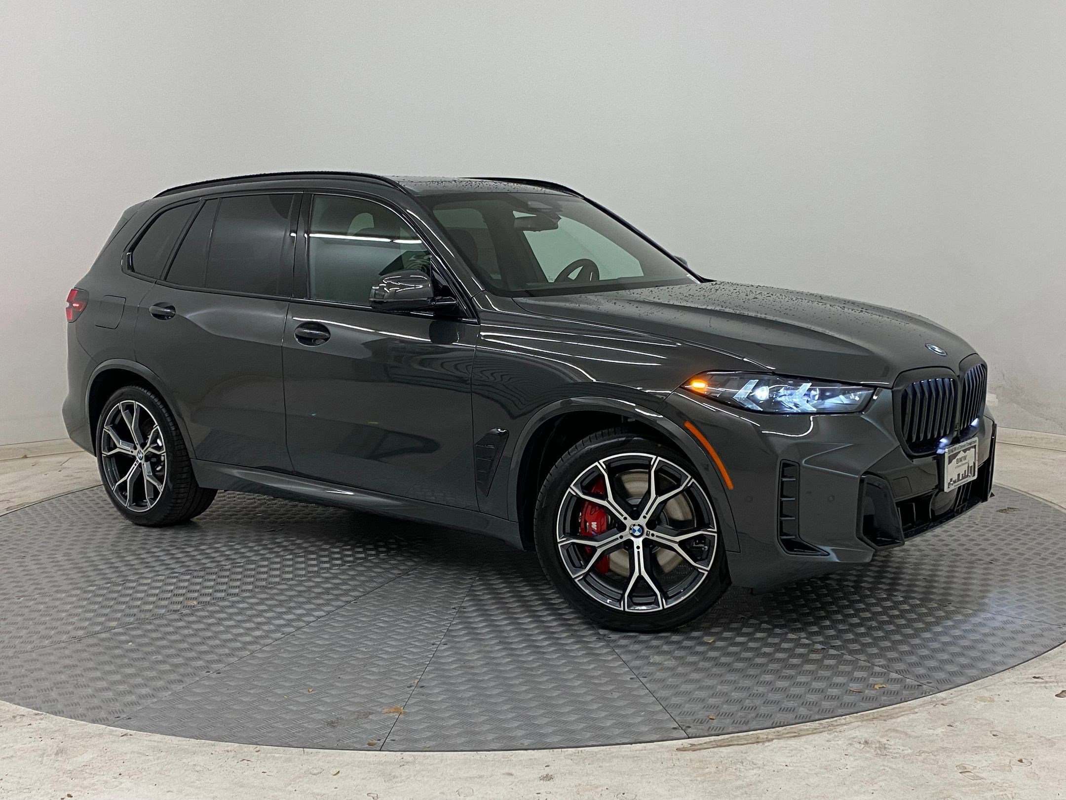 Used 2026 BMW X5 xDrive50e w/ M Sport Package image 6