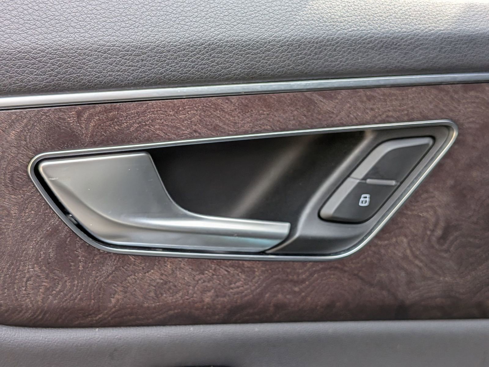 Used 2019 Audi Q8 Premium image 29